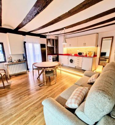 Old Town Apartment | Mirador La Torre- céntrico con parking privado gratis