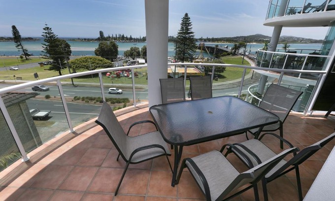 Tuncurry Apartment | Mirage 502 - linen not included