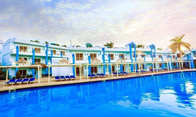 Village Road Ski Chalet | Mirage Bay Hotel & Aquapark , Suites