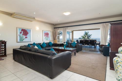 Shaka's Rock House | Miramar 3 - FAMILY ONLY Max 4 adults and 4 children