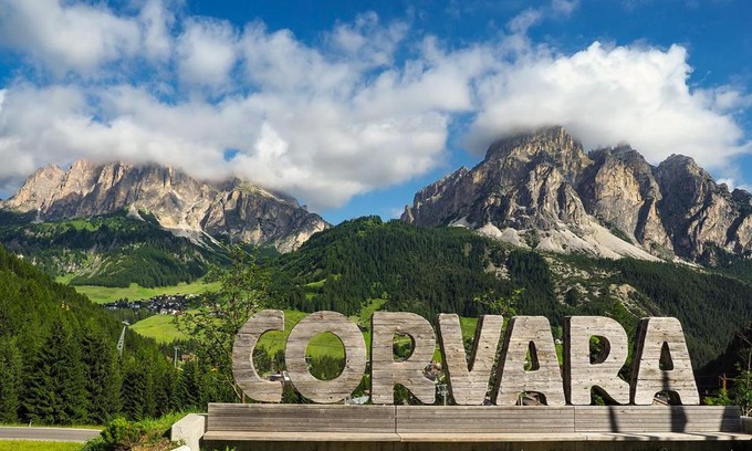 Corvara in Badia Apartment | Miramonti Corvara Camera Familiare con bagno