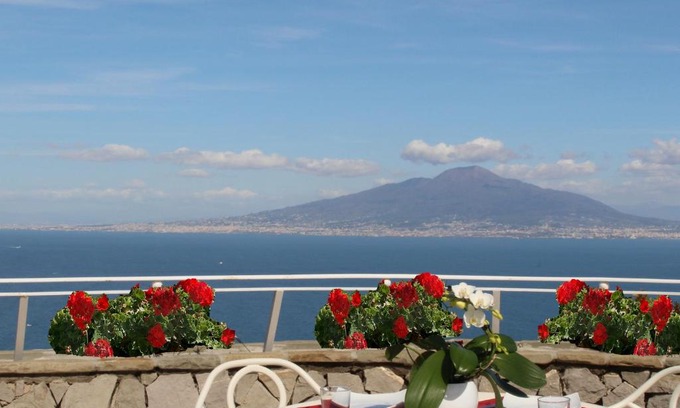 Priora House | MiraSorrento