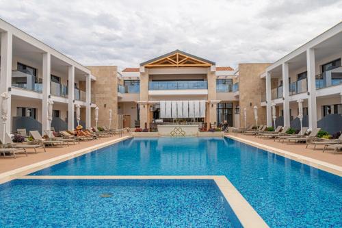 Polichrono Hotel | Mirror Hotel