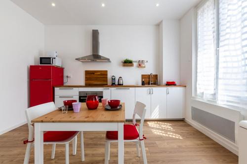 Hotel-de-Ville Apartment | MISIRLOU -Superbe Studio dans la Vieille Ville