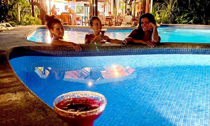 Tortuguero Hotel | Miss Miriam Hotel frente al mar