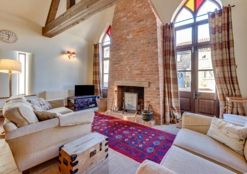 Docking House | Mission Hall