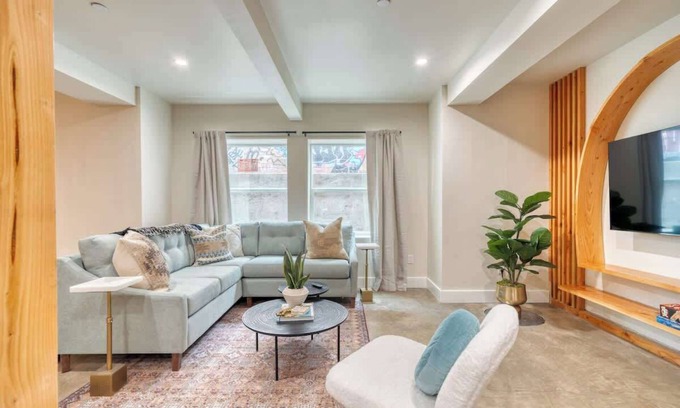 Mississippi District House | Mississippi Ave Compound | 7BR Sleeps 14