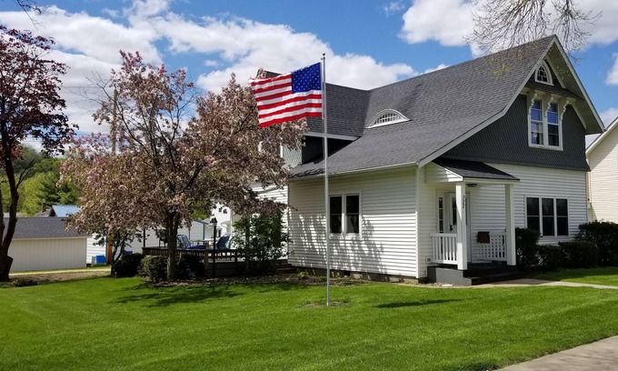 Guttenberg House | Mississippi River View!!!