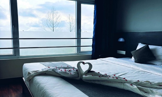 Kodaikanal Hotel | Mist View