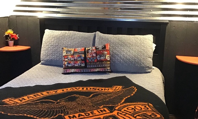 Bandera Cabin | Misty Haven - Harleys Hideaway