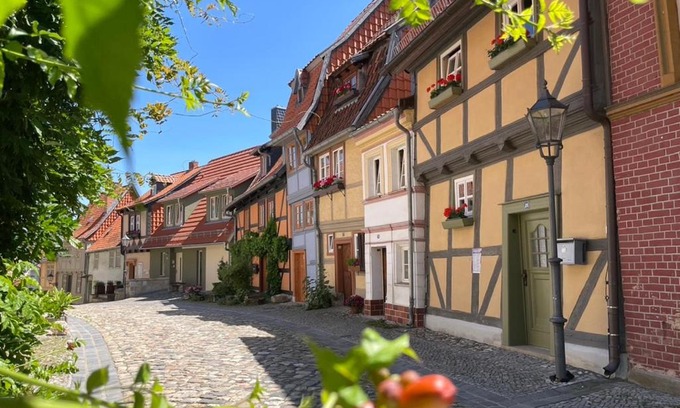 Quedlinburg House | Mittelalterdomizil mit Balkon und Parkplätzen