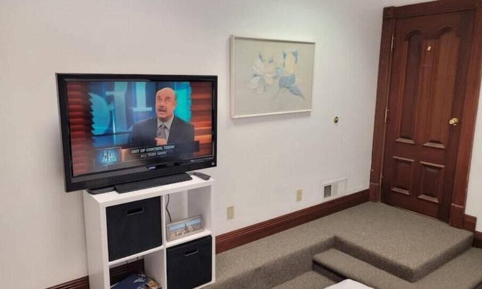 Michigan City Apartment | Mj's Place. 2-bedroom apartment just 3 minutes to Indiana Dunes National Park