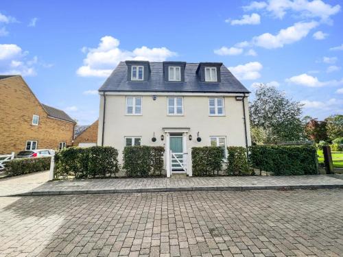 Milton Keynes House | MK Cosy & Comfy Corner