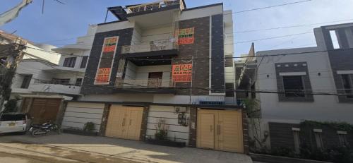 Karachi Apartment | MMQ Villa's