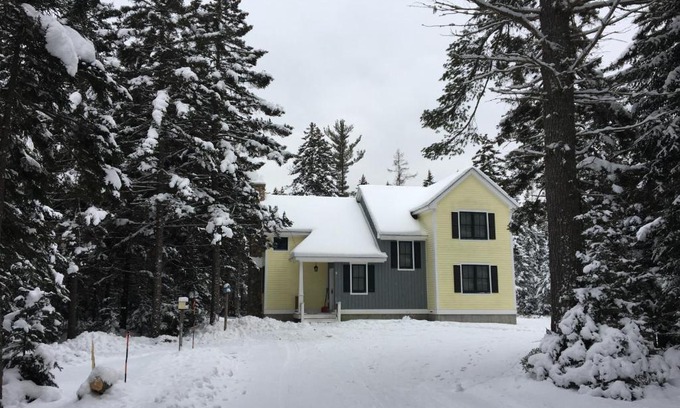 Twin Mountain House | MO Private home in beautiful wooded setting - close to Bretton Woods AC