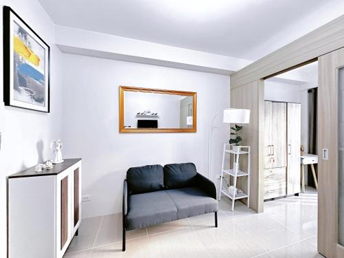 Barangay 76 Apartment | MOA Staycation Cozy Condo at Shore 1 Residences