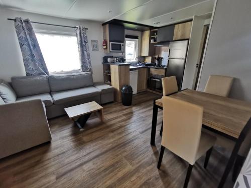Pont-Aven Other | Mobil-home 8 places camping 4