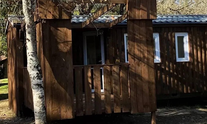 Nabirat House | Mobil-Home Holz BABY mit CLIM - 26m2 mit überdachter Terrasse/2 Schlafzimmer 4 Personen
