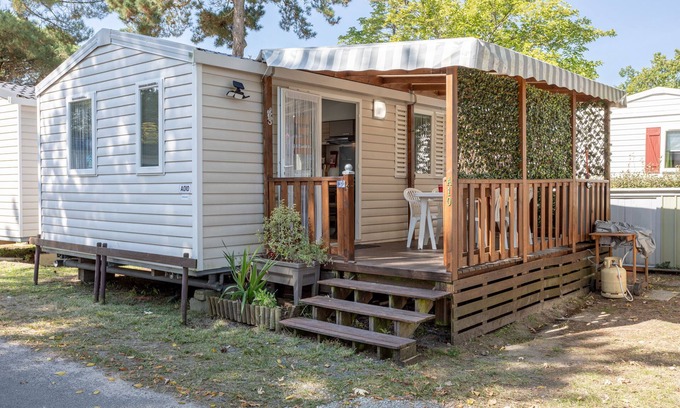 Saint-Jean-de-Monts RV Rental | Mobile Home with 2 Bedrooms and Private Terrace