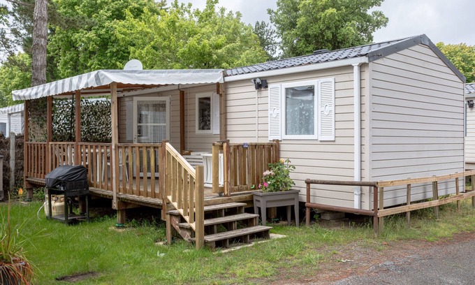 Saint-Jean-de-Monts RV Rental | Mobile Home with 3 Bedrooms