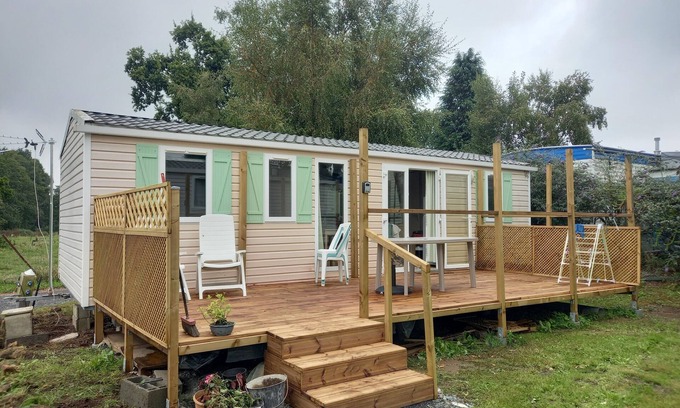 Jullouville House | Mobile home in campsite, ideal for families, close to beaches