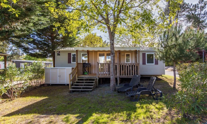 Lege-Cap-Ferret RV Rental | Mobile Home 'Mobilhome Camping Siblu Les Viviers' with Private Terrace and Air Conditioning