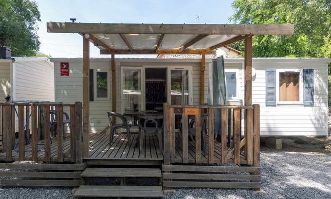 Lavilledieu House | Mobile Home 'Mobil-home Confort B - 1-8 Pers' with Shared Pool and Shared Garden