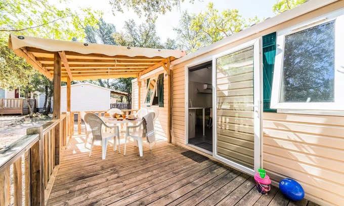Regusse House | Mobilheim A/C
