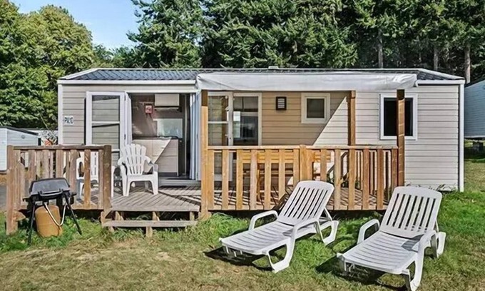 Penestin House | Mobilheim - Raised Terrace