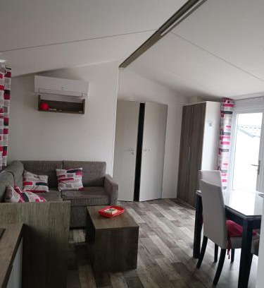 Montreuil-sur-Ille Ski Chalet | mobilhome à la mer