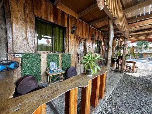 Tarcoles Bed & Breakfast | Mochileros MarAbi