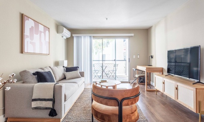 Old Mountain View Apartment | Mod Mountain View 2BR w/Gym, Pool, Downtown Location, by Blueground