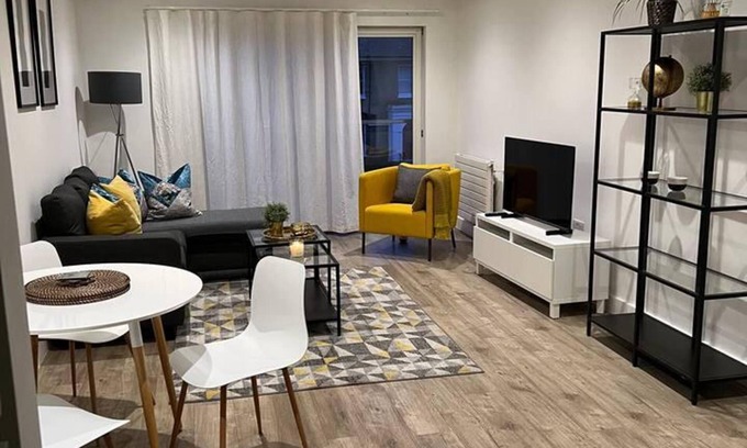 Vauxhall Apartment | Modern 1 Bed Flat Near Station and City