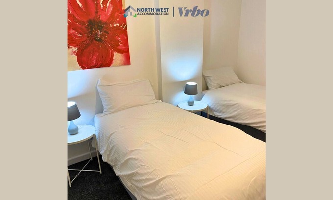 St Helens Apartment | Modern 1 Bedroom Apartment | Free WiFi | Perfect for Solo or Business Stay
