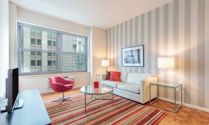 Paulus Hook Apartment | Modern 1 Bedroom Near Grove Street PATH