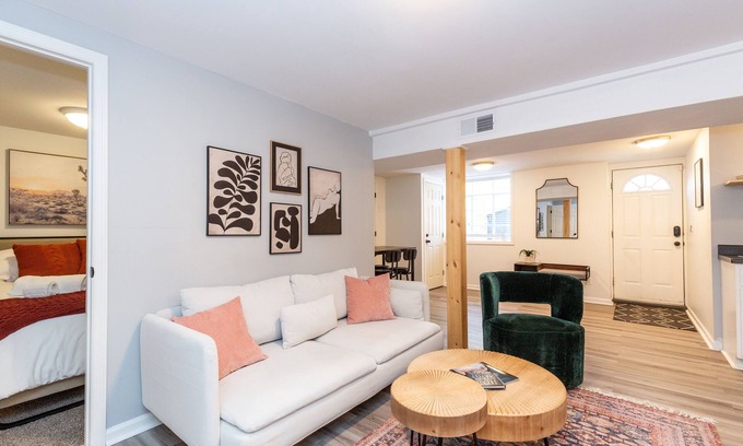 McMurray House | Modern 1 Bedroom Suite - Nashville/Brentwood