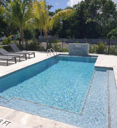 West Bay Apartment | Modern 1 bedroom walking distance to the beach!