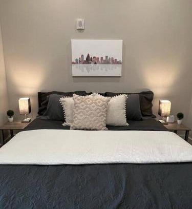 Commonwealth Apartment | Modern 1BD Studio Apt in Plaza Midwood with Community Pool
