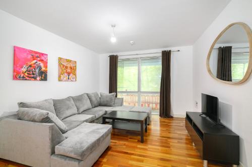 Birmingham Hotel | Modern 1BR Apartment near Edgbaston Cricket Ground