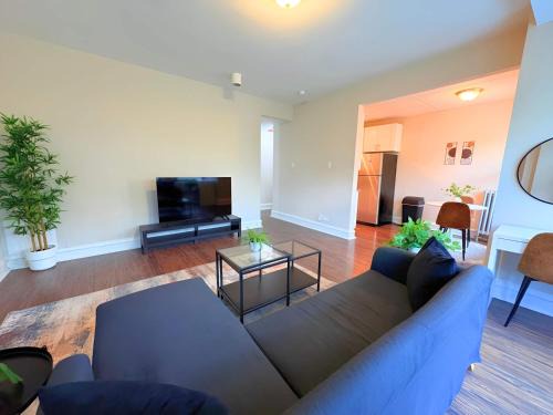 Hyde Park Apartment | Modern 1BR Gem in Chicago - Kenwood 501