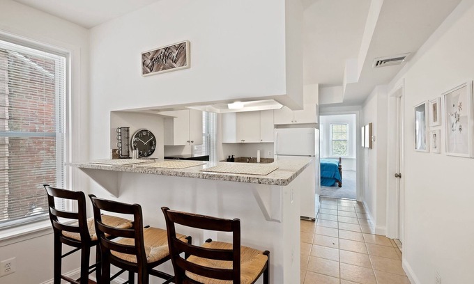 Germantown Apartment | Modern 1BR in East Germantown