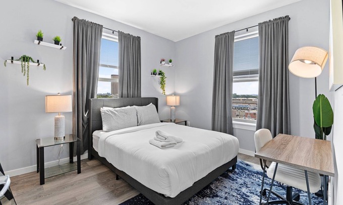 Everett Apartment | Modern 1BR Near Encore Boston 0288