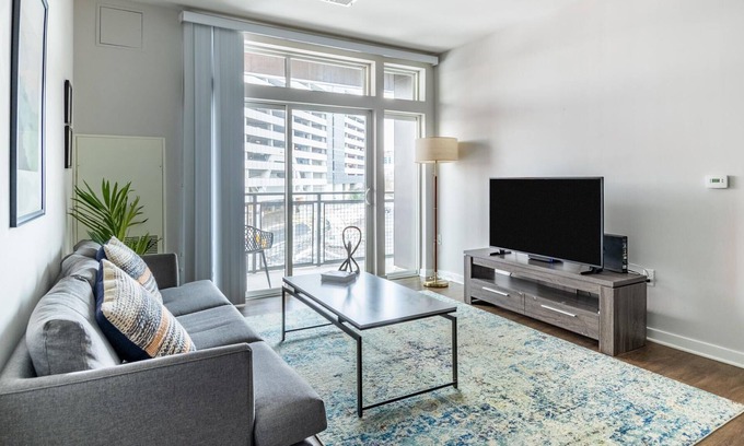 Reston Apartment | Modern 1BR Near Microsoft HQ + Parking + Pets OK