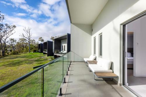 Callala Beach Hotel | Modern 2 Bed Apartment - 6 Min walk to beach