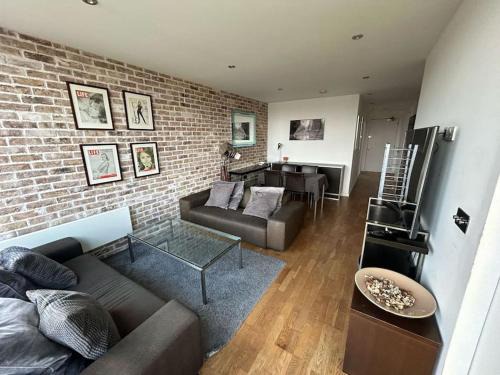 Evelyn Apartment | Modern 2-bed Apartment 5 mins from London Bridge