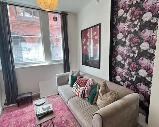 Bristol Old City Apartment | Modern 2 bed apartment in Bristol city centre