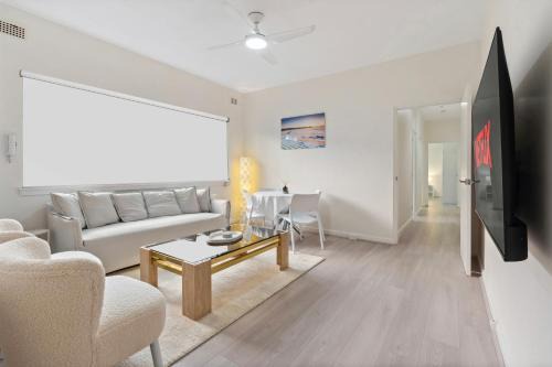 Bondi Apartment | Modern 2-Bed Apartment with Parking near Bondi Beach