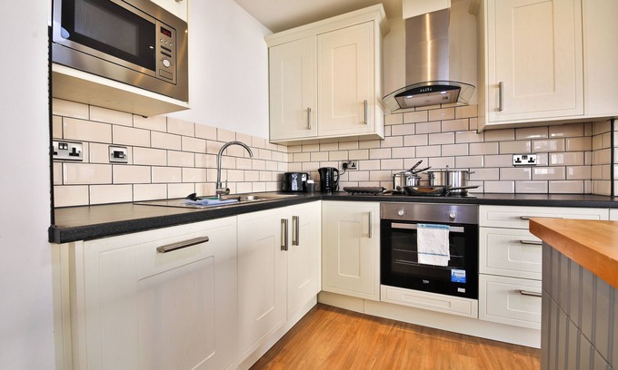 Clifton Apartment | Modern 2 bed flat close to the city centre