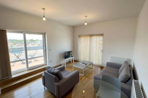 Southend-on-Sea Apartment | Modern 2 bed flat with balcony