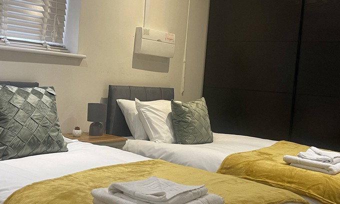 Coton Apartment | Modern 2 Bed GF apartment